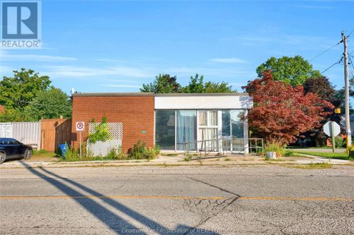 95 Main St, Wallaceburg, ON, N8A2G7 | Card Image