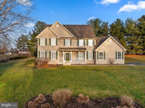 6 Belmont Cir, AVONDALE, PA, 19311-1335 | Card Image