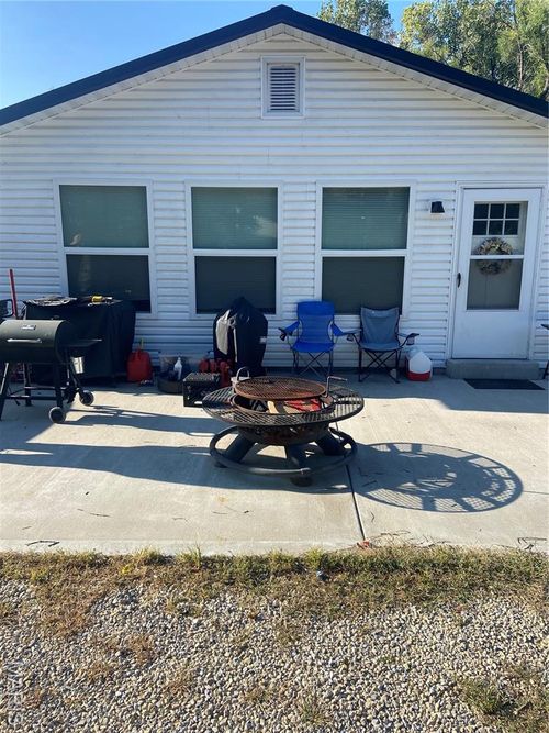 335 E Wayne St, Ironton, MO, 63650 | Card Image