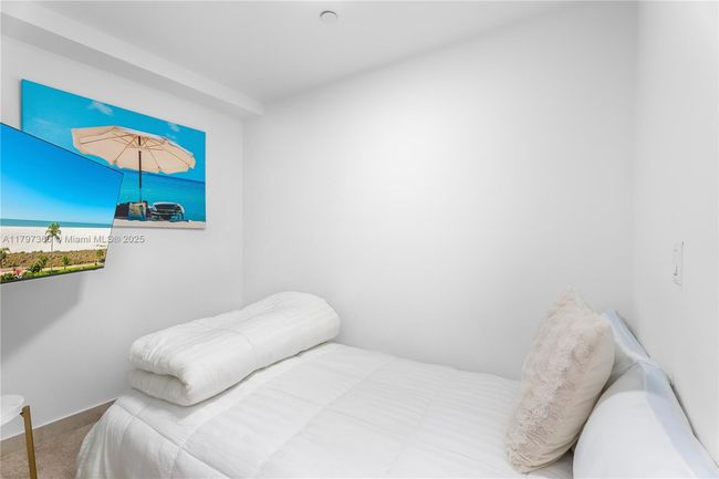 APT-1008 - 4779 Collins Ave, Condo with 3 bedrooms, 2 bathrooms and null parking in Miami Beach FL | Image 8