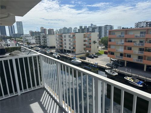apt-505-3536 Ne 168th St, North Miami Beach, FL, 33160-3577 | Card Image