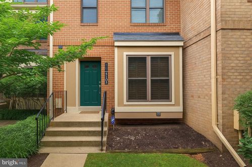 5105 King Charles Way, BETHESDA, MD, 20814-2152 | Card Image