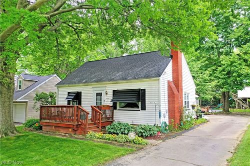 7435 Westview Dr, Youngstown, OH, 44512-5550 | Card Image