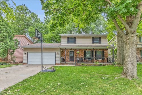 1009 Washington Dr, Grafton, OH, 44044-1210 | Card Image