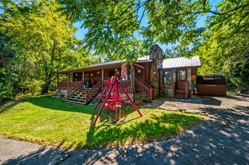 3114 Hatcher Top Rd, Sevierville, TN, 37862-7913 | Card Image