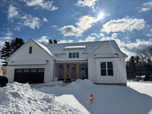 3 Wyatt'S Way, Clifton Park, NY, 12065 | Card Image