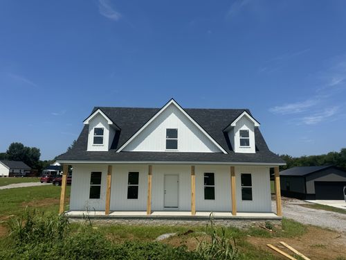 2110 Laws Hill Cir, Lewisburg, TN, 37091-5022 | Card Image