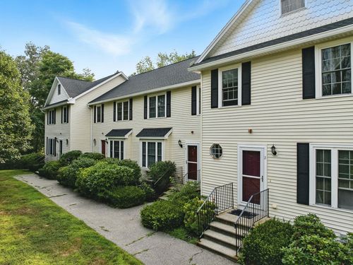 8 Trestle Way, Dover, NH, 03820-5493 | Card Image