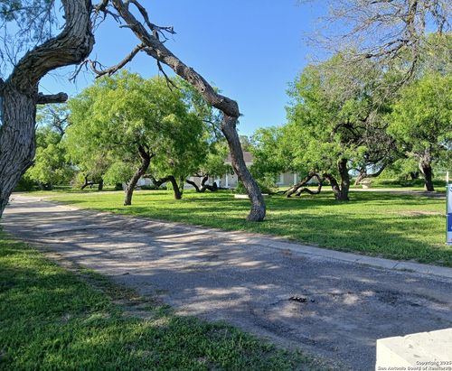 2916 W Highway 44, Alice, TX, 78332-7189 | Card Image