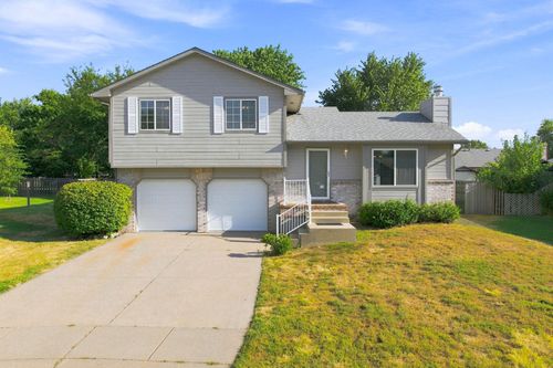 8110 W Westlawn Cir, Wichita, KS, 67212-7342 | Card Image