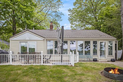 456 E Gull Lake Dr, Augusta, MI, 49012-9268 | Card Image