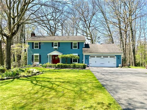 129 Presnar Dr, New Castle, PA, 16105-5135 | Card Image