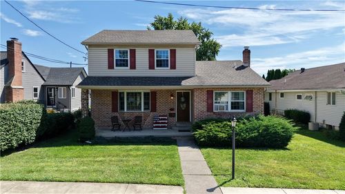 2nd-floor-1145 7th St, CATASAUQUA, PA, 18032-2130 | Card Image
