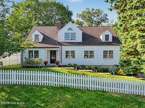67 Benjamin St, Old Greenwich, CT, 06870-1833 | Card Image