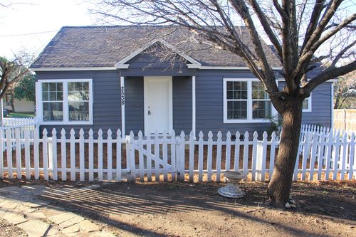 2538 Wayside Ave, Fort Worth, TX, 76110-2243 | Card Image