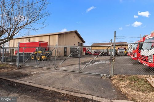 7011 Beaver Dam Rd, LEVITTOWN, PA, 19057-4929 | Card Image