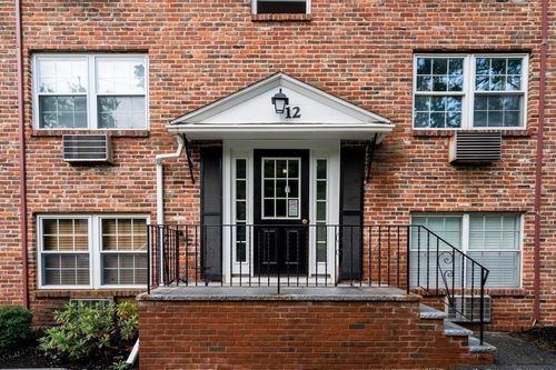 1-12 Colonial Village Dr, Arlington, MA, 02474-3942 | Card Image