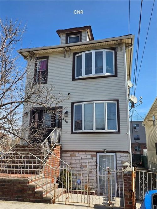 320 Beach 67th St, Arverne, NY, 11692-1493 | Card Image