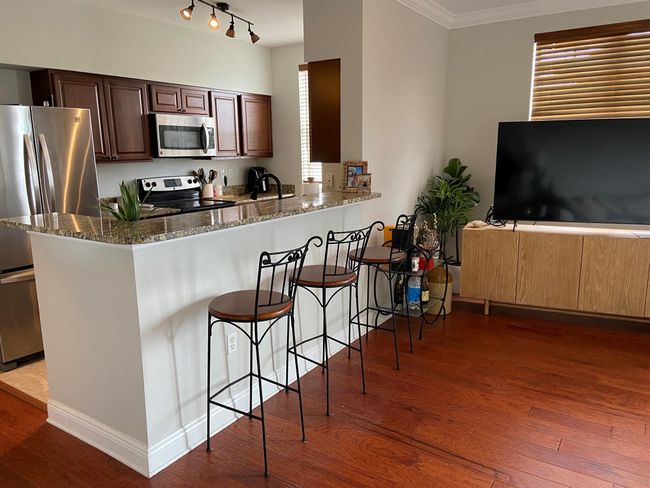 APT-512 - 616 Clearwater Park Rd, Condo with 2 bedrooms, 2 bathrooms and null parking in West Palm Beach FL | Image 4