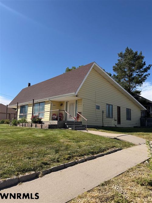 424 Chestnut St, Potter, NE, 69156-1013 | Card Image