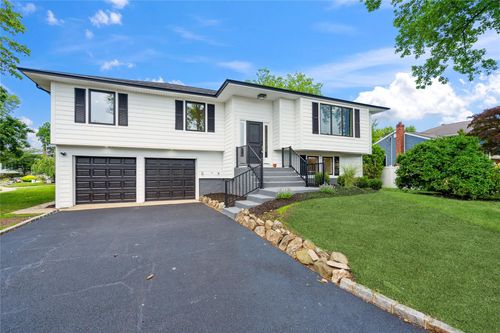 43 Acorn Ln, Plainview, NY, 11803-1929 | Card Image