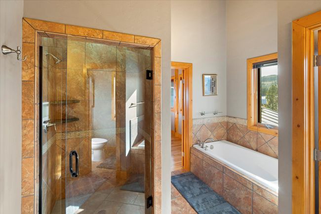 Upper level bathroom. | Image 59