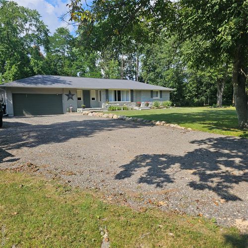 4430 Emmons Rd, Howell, MI, 48855-8796 | Card Image