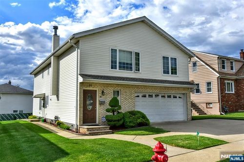 31 Leo Pl, Lodi, NJ, 07644-3303 | Card Image