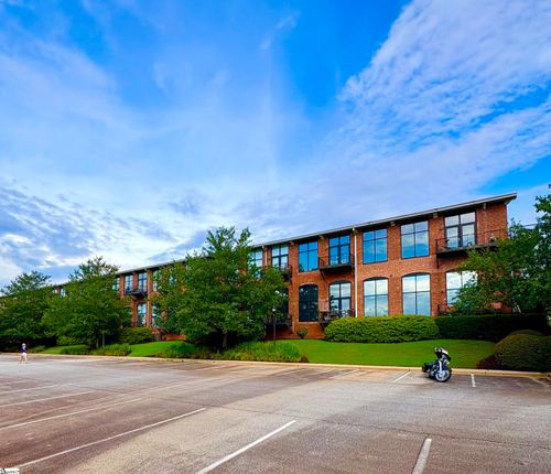 300 South St, Simpsonville, SC, 29681-2563 | Card Image