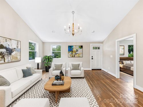 162 Courtland Pl, Asheville, NC, 28801-2113 | Card Image