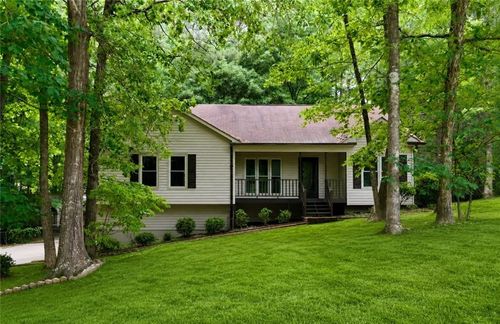 195 Lakeside Dr, Covington, GA, 30016-7137 | Card Image