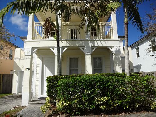 174 Ne 32nd Ter, Homestead, FL, 33033-7125 | Card Image