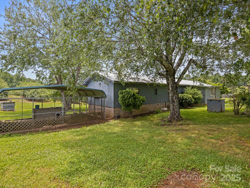 70 John Delk Rd, Hendersonville, NC, 28792-6775 | Card Image