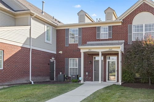 29611 Fox Run Cir, Warren, MI, 48092-6308 | Card Image