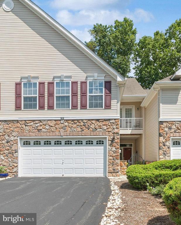 Knox Ct, Pennington, NJ 08534