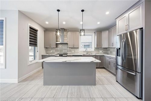 3 Grundy Cres, Grand Valley, ON, L9W7S7 | Card Image