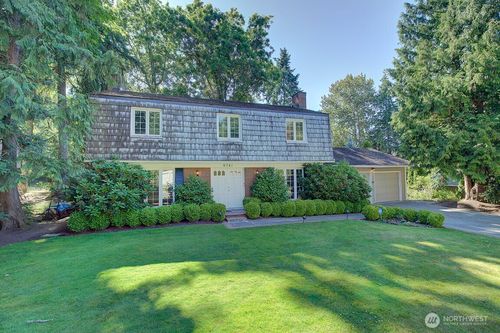 6741 81st Ave Se, Mercer Island, WA, 98040-5233 | Card Image