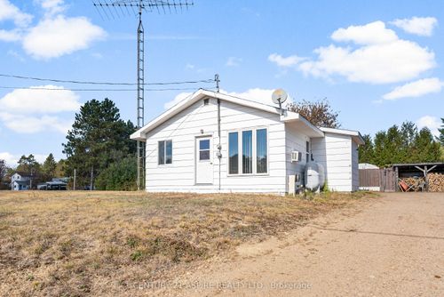 22 Zilney St, Barry's Bay, ON, K0J1B0 | Card Image