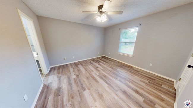 207 Wilder Dr, House other with 3 bedrooms, 2 bathrooms and null parking in Hooks TX | Image 11