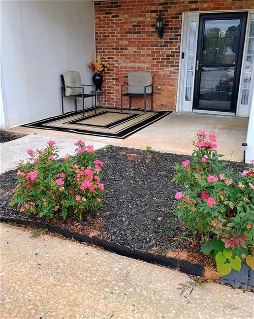 12 Intown Pl, Fayetteville, GA, 30214-1814 | Card Image