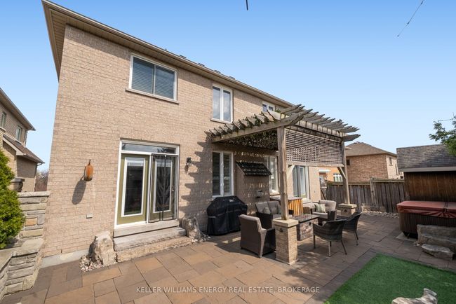 1044 Swiss Hts, House other with 4 bedrooms, 5 bathrooms and 4 parking in Oshawa ON | Image 44