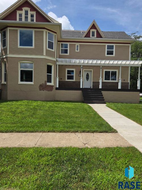 111 N 6th St Street, Beresford, SD, 57004 | Card Image