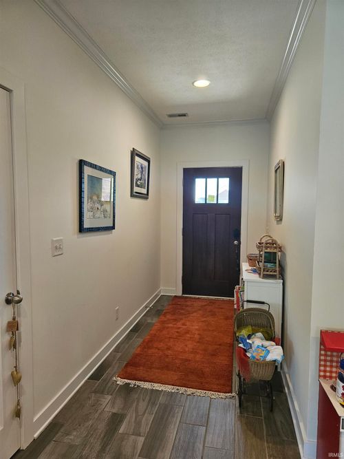 5300 Gravenstein Ct, Evansville, IN, 47711-8301 | Card Image