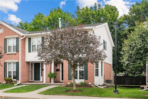 7-465 Woolwich St, Waterloo, ON, N2K3S4 | Card Image