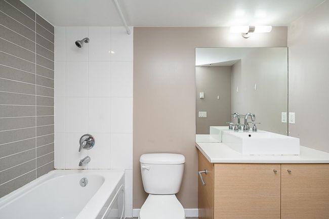 602 - 13618 100 Avenue, Condo with 2 bedrooms, 2 bathrooms and 1 parking in Surrey BC | Image 7