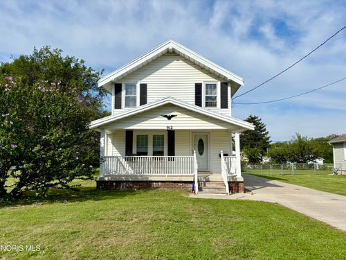 912 Mambrino Rd, Oregon, OH, 43616-3141 | Card Image
