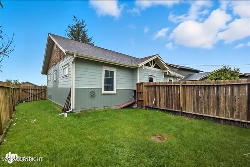 3761 Forest Glen Dr, Homer, AK, 99603-7467 | Card Image
