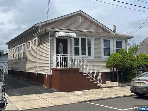 195 Maple St, Kearny, NJ, 07032-2011 | Card Image