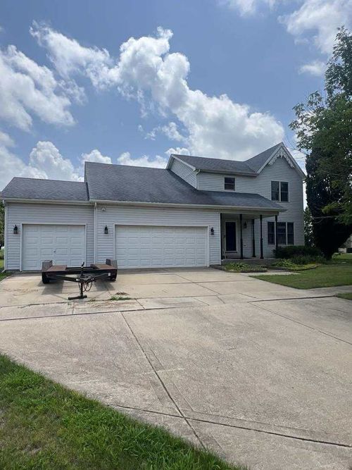 303 Julie Dr, Dwight, IL, 60420-8214 | Card Image