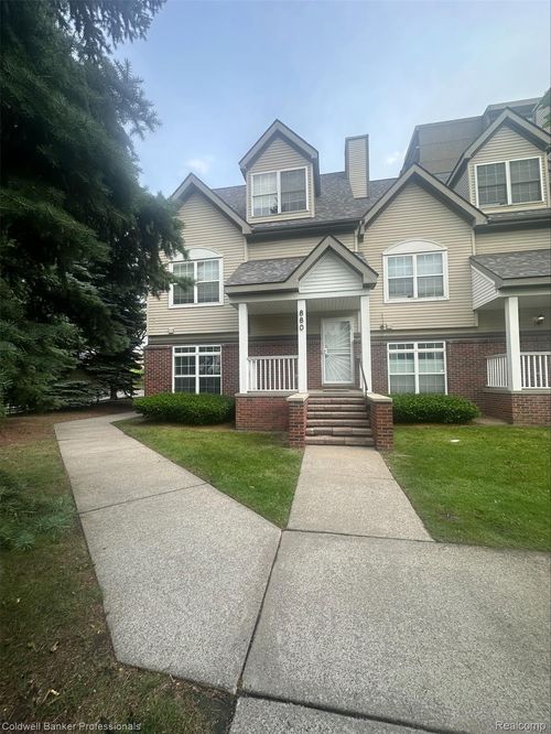 880 Seville Row, Detroit, MI, 48202-2602 | Card Image